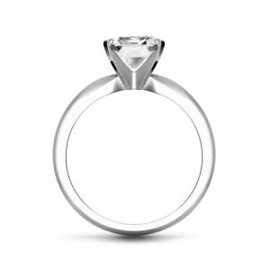 טבעת אירוסין קלאסית סוליטר עם יהלום מרכזי בצורת פרינסס