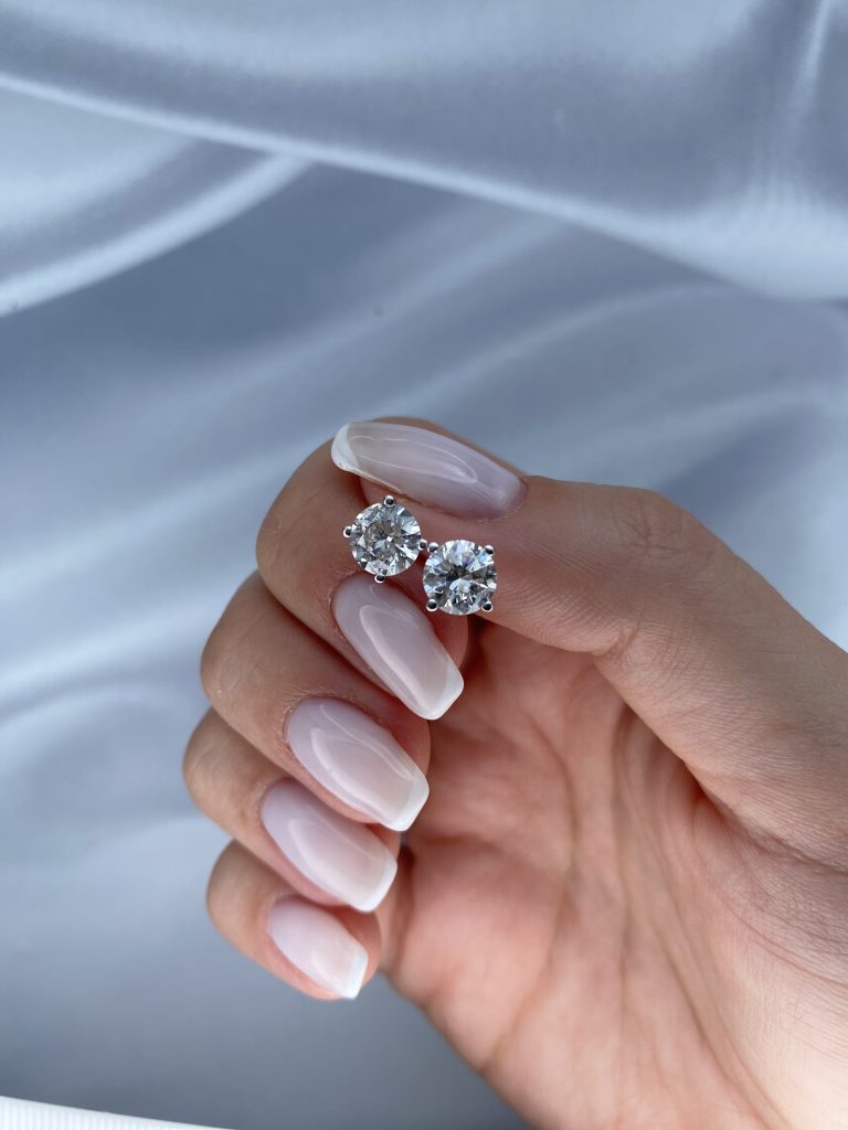 איך בוחרים תכשיט שיישאר רלוונטי ומרשים גם בעוד עשר שנים?