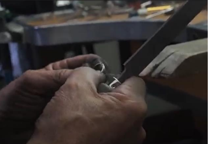 הסוד מאחורי טבעות אירוסין וינטאג שלא רואים בכל מקום